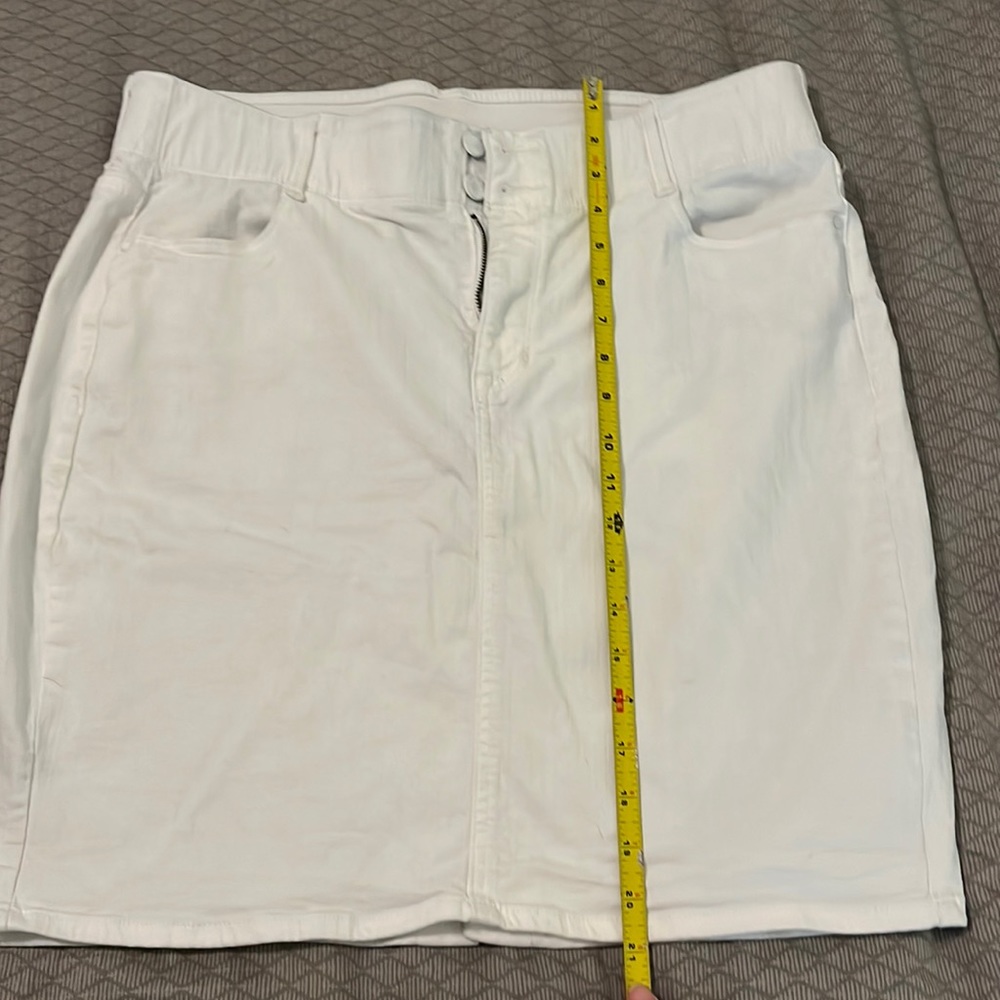 White denim skirt